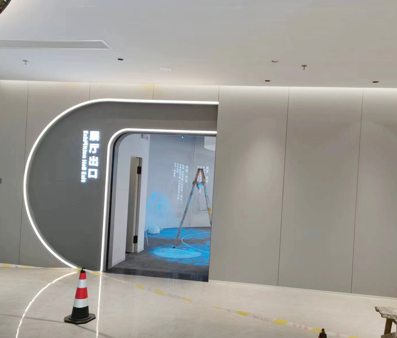 銅陵潔雅展廳文化長廊區(qū)域裝修設(shè)計案例(圖3) 展廳出口.jpg